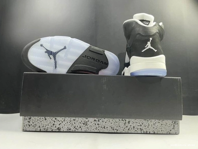 5 JORDAN CT4838-011 OREO AIR 0819